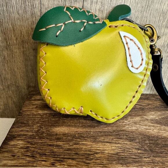 Green Apple Coin Purse Wallet Leather Wallet Bag Charm Key Chain NEW - Picture 4 of 8
